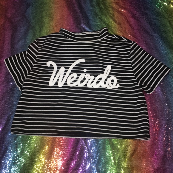 “Weirdo” Crop Top 🖤⚪️ - Picture 3 of 4